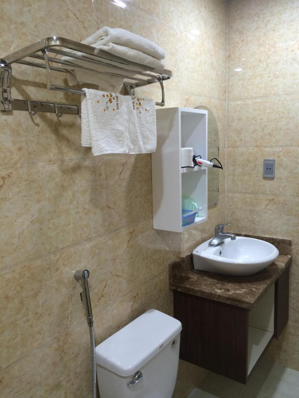 Khai Hoan Hotel Донґван Екстер'єр фото
